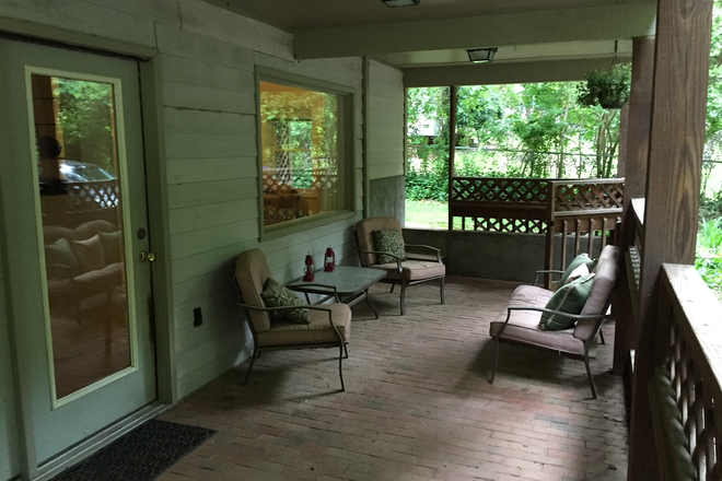 Front porch - Chapel Hill in town neighborhood/ Utilities included / Solid updated house ground level unit