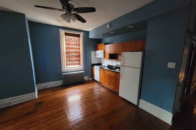 Kitchen - 117 South 43rd Street Apartments