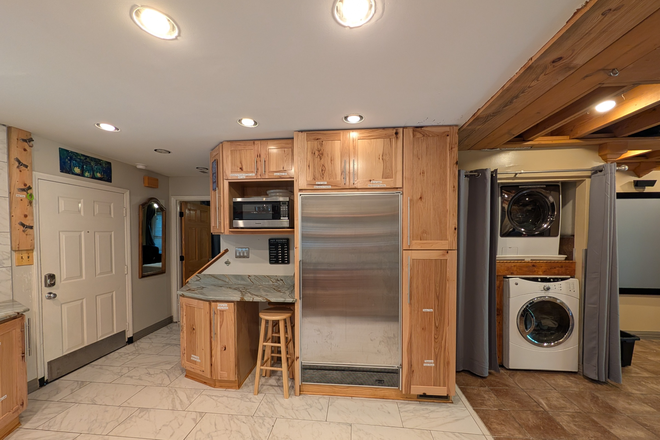 Kitchen - Furnished Pet Friendly 3 Bedroom (4 Bed), 2 Full Bathroom Townhome Directly on Bus Line to UNC