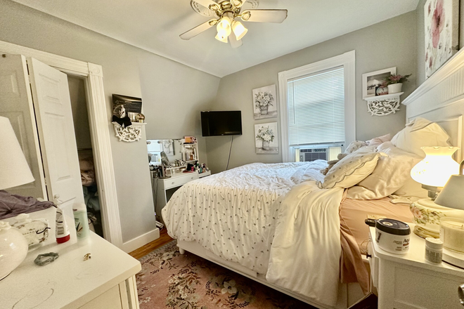 1 - Brighton Close to BC 4 bed 2 floor Flexible Move in June-Aug Apartments