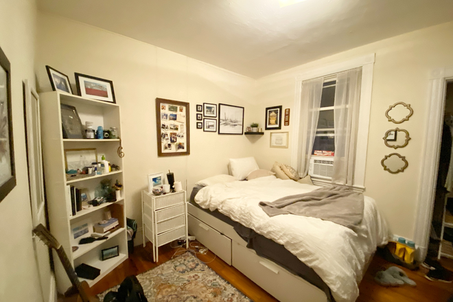 1 - SEPT 2026 – Inviting Mission Hill 4 Bed / 1 Bath, Student OK! No Broker Fees! Apartments