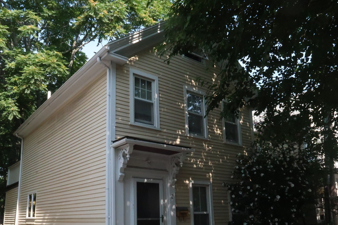 Charming single family home on quiet dead end street. - 2br - Single-family house for rent, 9/1 (Cambridgeport/Riverside)