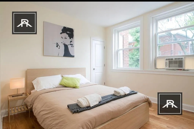 Spacious 2 bedroom apartment with 1 bathroom and 1 living room.The house is a 5 mins walk to the train line and bus stop.,Allston - 248 kelton Street