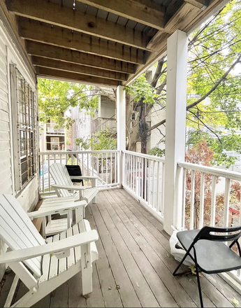 ... - SUPER CUTE 3 BED WITH PORCH, IN UNIT LAUNDRY Duplex