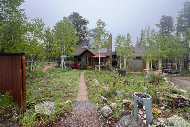 Outside Street View - Mountain House - 4 Bedrooms, 2 Bath, Plus Office (Nederland)