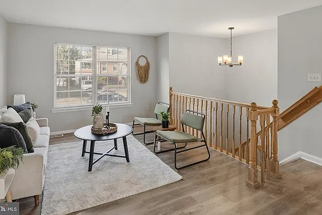 Upstairs living room - 5BR College Park Home – Roommate-Friendly, Flexible, and Actually Nice :) $4200/month
