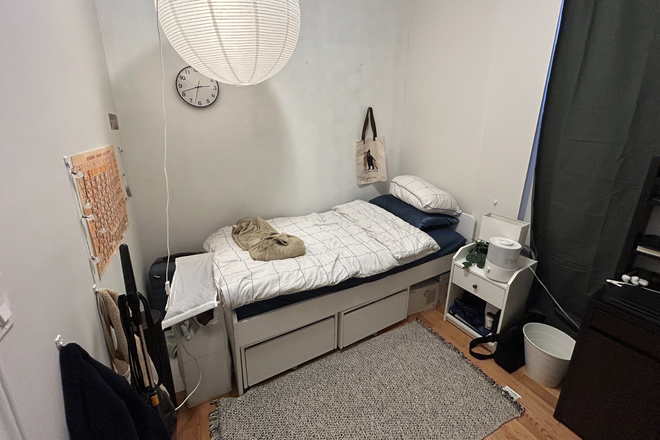 Room Left View - 1 Furnished Bedroom in 4-Bedroom Townhouse on McCaul St 4 mins from Campus