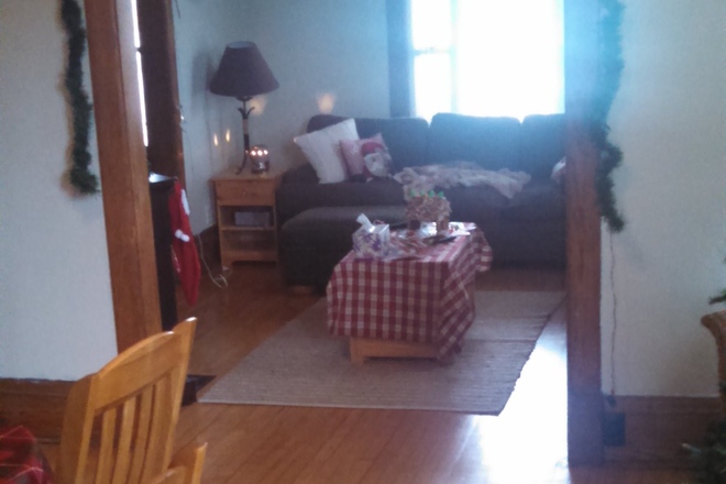 Living Room - 1816 Dayton Avenue - Spacious and Charming updated 4 Bedroom Duplex Duplex