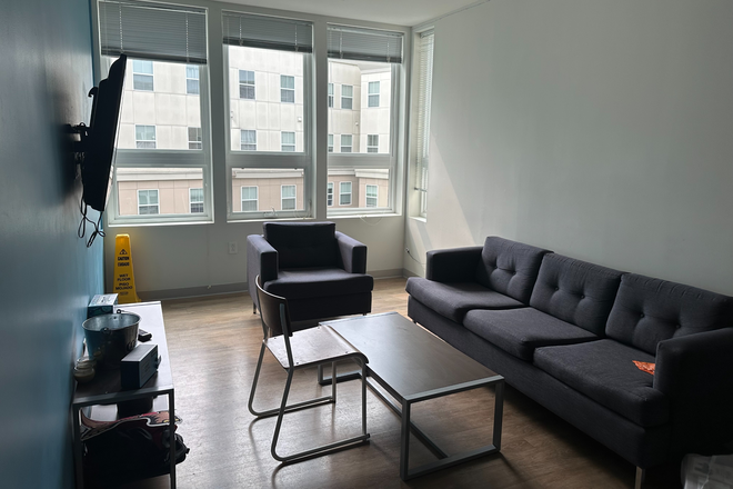 Common Area - Subletting 4x2 at Landmark for the Summer