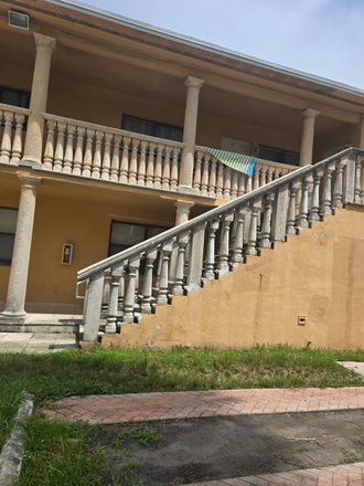 Outside street view - South Miami Villa