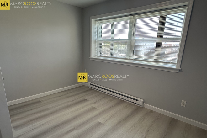 Bedroom - Kenmore Sq 1 Bed Seconds to the Shuttle Apartments