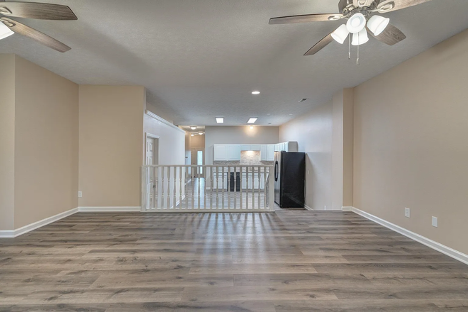 View of living room and kitchen. *Note - Split level* - Quiet Community with Veterinary Student Roommate! Townhome