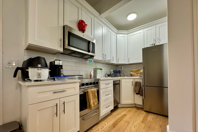 . - SEPT 2026 – Fenway Studio & 1 Bed on Hemenway St | Steps to Berklee & BoCo | H/HW Included | No Fee Apartments