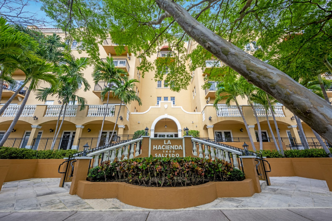 Building Exterior - DOWNTOWN CORAL GABLES- 2 Bedroom + Office/Den Condo near A+ Schools, Granada GolfCourse, Airport, UM