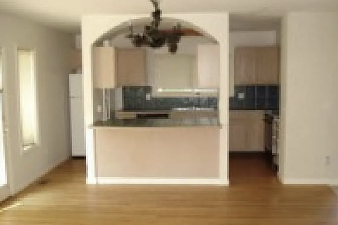 Kitchen - House on the Hill looking for Roomate