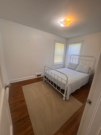 Bedroom C - Full bed $950/mo - Rock house  - Furnished, all utilities Bedrooms for rent $850-975/month