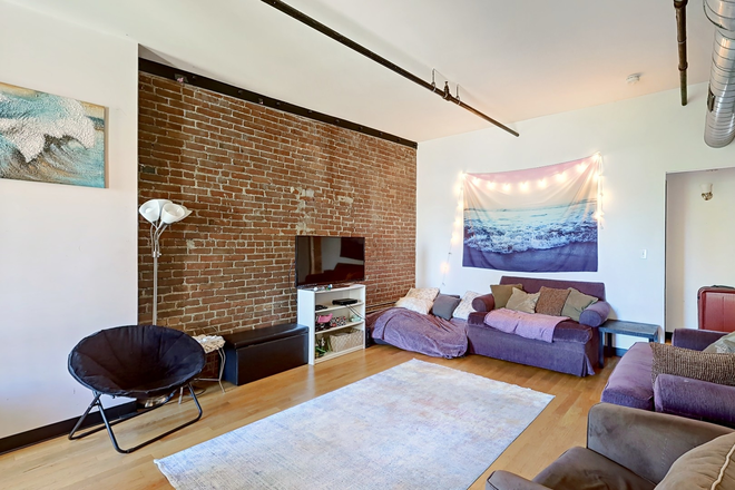 Call NOW for showings! 617-236-8600 - TREMONT ST - ROXBURY X-ING LOFT 3BR/1BA W/ EXP BRICK, EQUAL BDRMS, DW, LNDRY ON SITE FOR *9/1/2026*