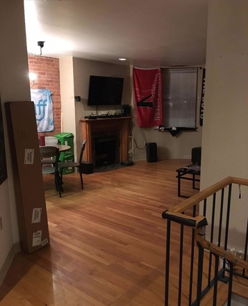 Living room - Spacious, Renovated 2 Bed / 1 Bath w/ LAUNDRY IN UNIT! Avail. 9/1/26!! Apartments