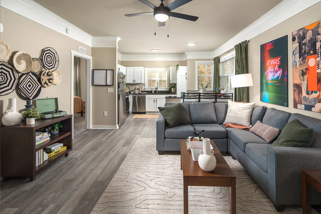 Living Room - Highpointe Apartments