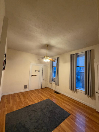 Available Bedroom - House Roommate Needed – Biggest Room, 10 Min Walk to Campus, Parking Available, Chill Roommates