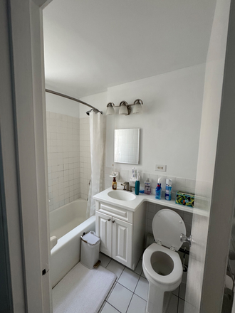 bathroom - 1 BR within walking distance to campus Apartments