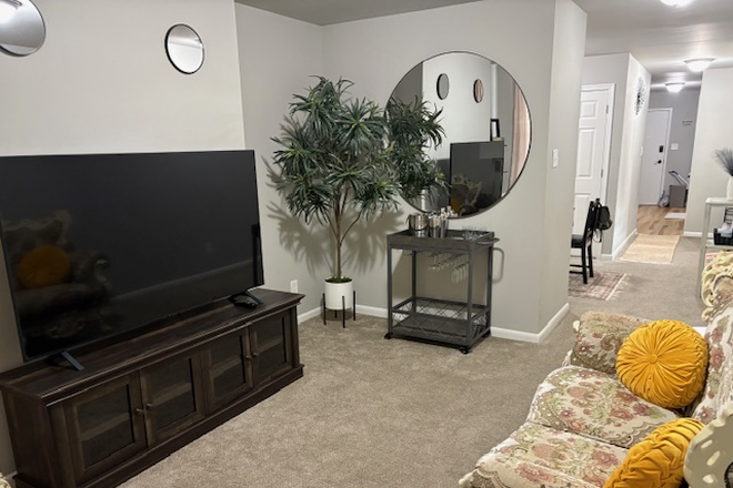 Living Room - Fully Furnished, Peaceful Townhouse close to John Hopkins