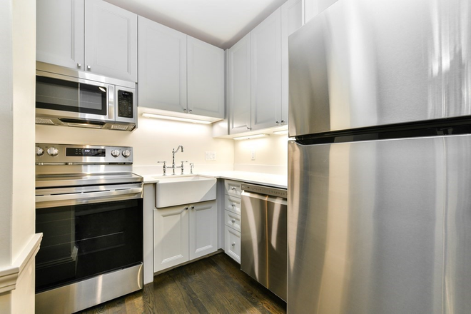 LIVING - LOCATION! STUNNING 3 BED/2 BATH! Apartments
