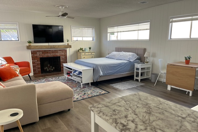 Suite - Westchester Light filled Suite Apartments