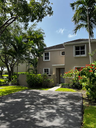 Outside - Bridgepoint Townhouse close to campus