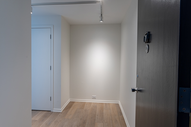 Entrance - Lakefront One-Bedroom Condo