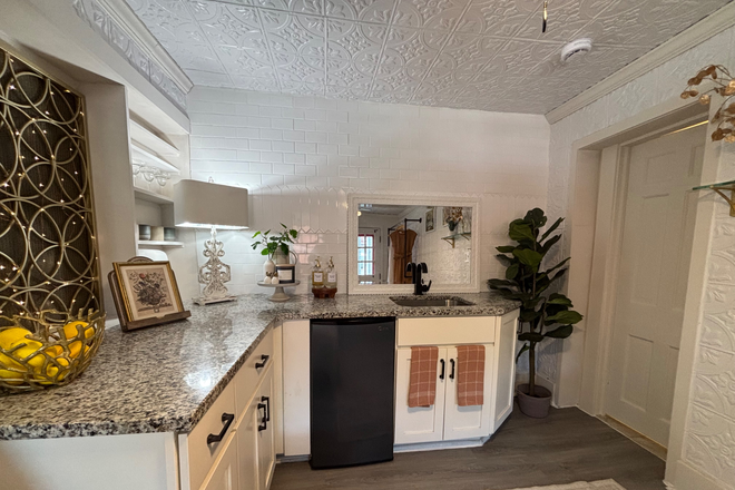 Studio - Studio in Historic Ellicott City -Walk to Everything! Apartments