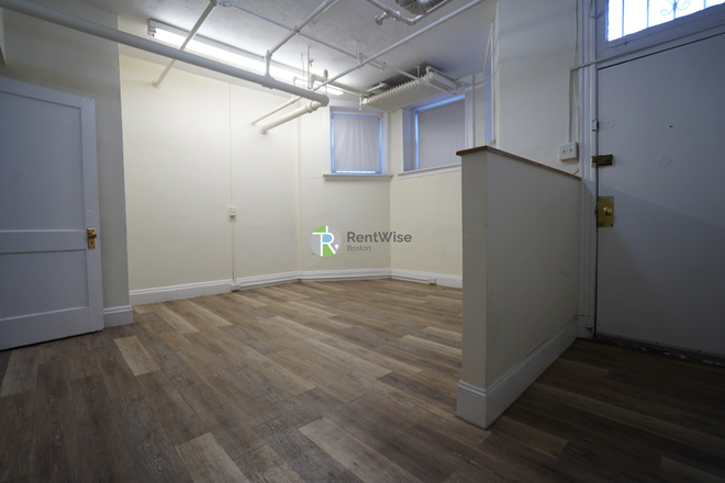 1 - AVAIL NOW-Spacious Fenway Basement 1 bed, H/HW inc, NO FEE! Apartments