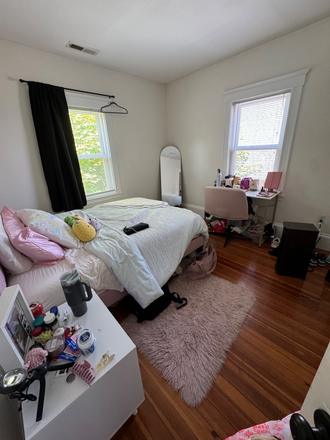 Bedroom - Looking for 1 girl to sublet for spring 2026 & summers Townhome