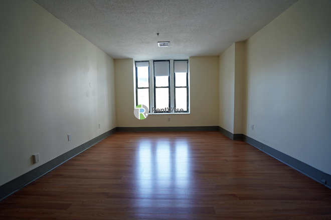 1 - SEPT 2026 - Stylish Back Bay Studio / 1 Bath, Student OK, No Broker Fees! Apartments