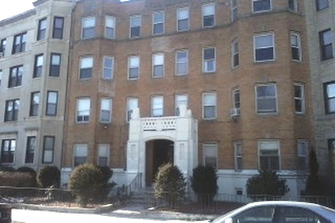 Visit hubrealtyproperties.com - Fenway, excellent parkview 2 bedroom, with large kitchen and living room, don't wait Apartments