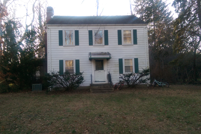 Front - 2BR apt-Fisher Place-Princeton Junction