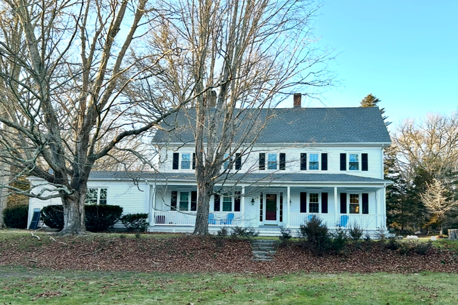 Front of farmhouse - The Farm at Ninigret