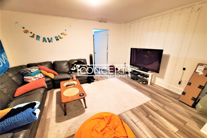 774 Columbus Ave #1 - [Sept 1st] DEAL - 2 beds on Colombus Ave across Northeastern ! Apartments