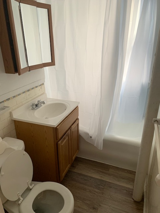 Hub Realty - Front facing one bedroom, on Green line T in Allston Apartments