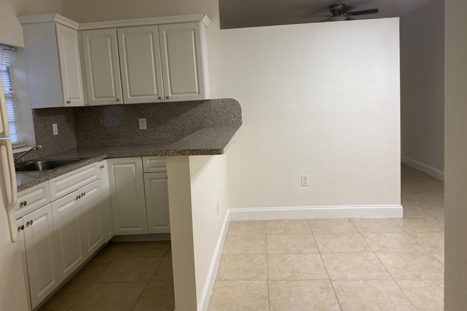 Kitchen and part of living room - South Miami Efficiency for Rent House