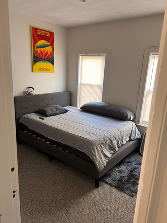 bedroom - Room Near Tufts University with Easy Harvard/MBTA Access Apartments