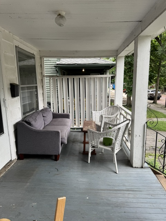 front porch - Hessler 1 Bedroom apartment