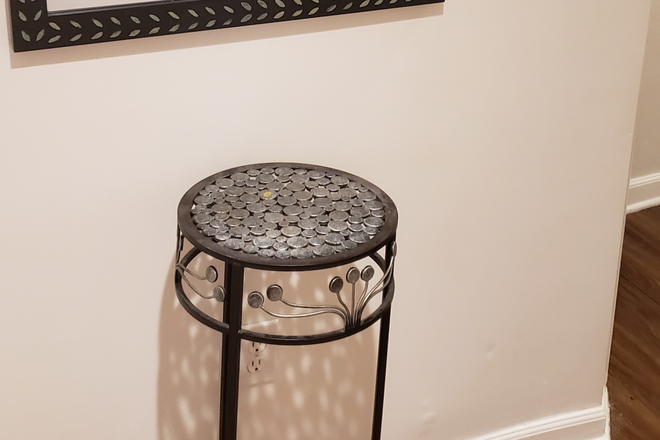 Foyer entrance area - Furnished 1 bedroom apt all utilities included