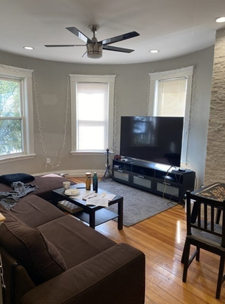 Living room - Spacious 4 Bed / 1.5 Bath w/ Laundry in Unit!! Available 9/1/26!! Apartments
