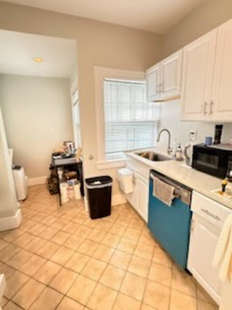 Call NOW for showings! 617-236-8600 - KILSYTH RD - *NO FEE* RENOVATED 3BR/1BA FOR *9/1/2026* W/ H&HW INC, LMDRY IN BLDNG, 1 PRKNG INC, DW! Apartments