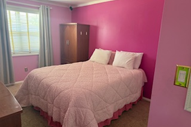 This is a picture of the pink bedroom - 14903 Kalmia Drive Laurel MD 20707 Townhome