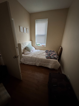 bedroom - close to east campus, bus 157 stop a minute away. Apartments