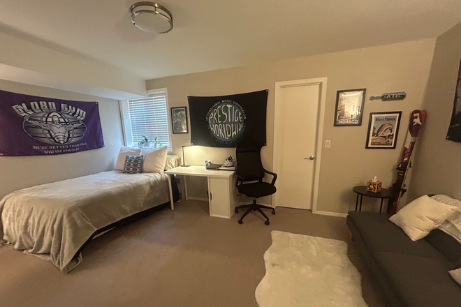 Bedroom - Single Room and Bathroom Next to Campus with Hot Tub, Sauna, Gym, Pool, Tennis Courts