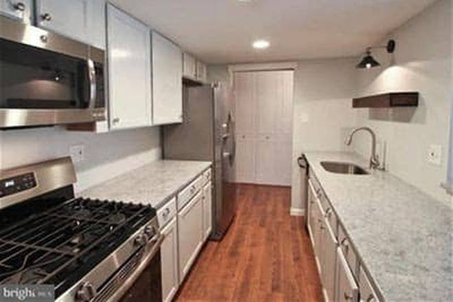 kitchen pt 1 - Glenhardie Apartments in Wayne, close to Cabrini Campus