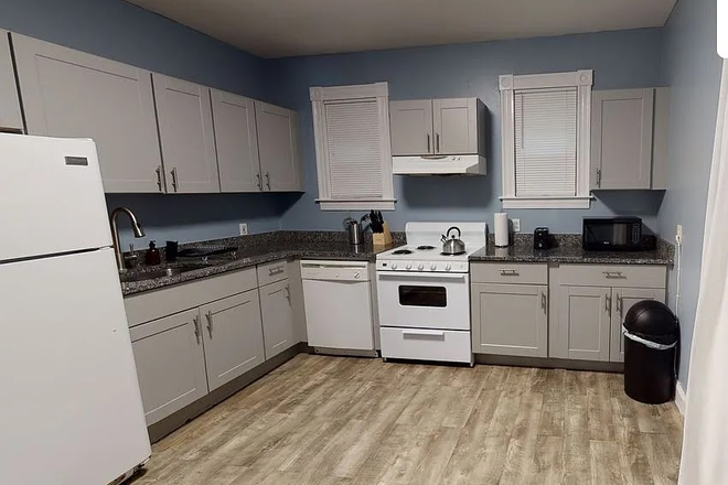 living - SPACIOUS 2 BED, UPDATED WITH WATER INCLUDED! NO BROKER FEE, 9/1/26!
